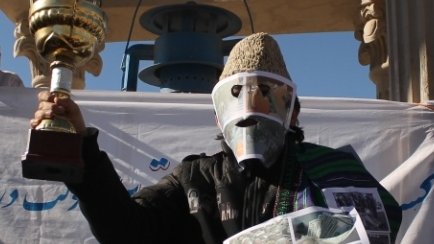 بامیانی ها جام مقام اول فساد اداری در جهان را به حامد کرزی دادند!