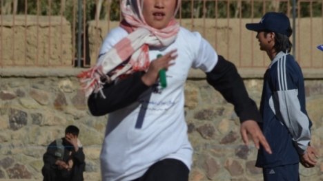 Marathon in Bamiyan: students run for human rights