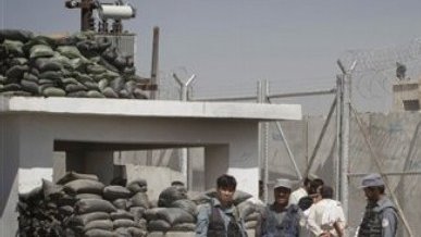 در فرار زندانیان، حکومت صد درصد دست دارد و این مسئله به بی کفایتی آقای کرزی بر می گردد