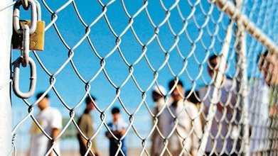 رژيم مافیایی کرزی خارج از افغانستان نیز بلای جان مردم می شود