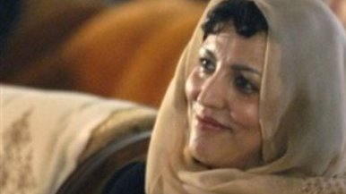 پرسش تکرار می شود: بانوی اول (؟) درباره رابطه کرزی با دشمن زنان ملاعمر چه نظری دارد؟ 