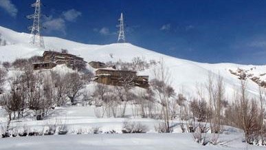 روستایی پوشیده از برف در نزديکی سالنگ
