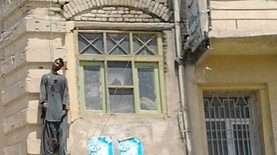 عدالت در دادگاه قبیله: جسد سردار محمد قاتل احمد ولی کرزی در قندهار حلق آویز شده بود