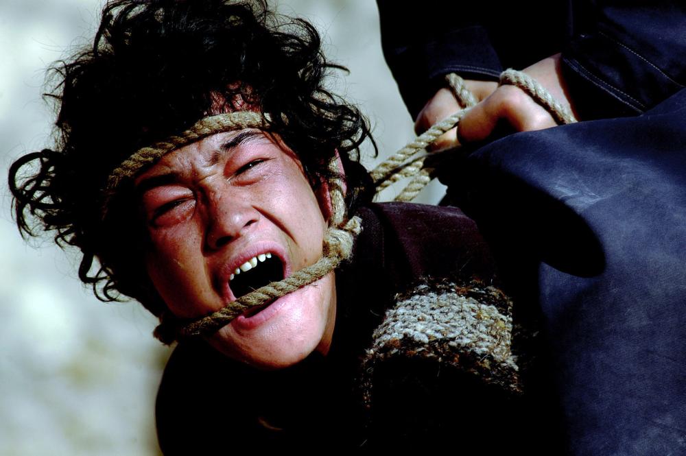 Between cynicism and child exploitation: the “Makhmalbaf Iranian New Wave”