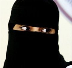 نگاهی به وضعیت زنان در عربستان سعودی