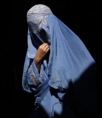دشواری های زن بودن