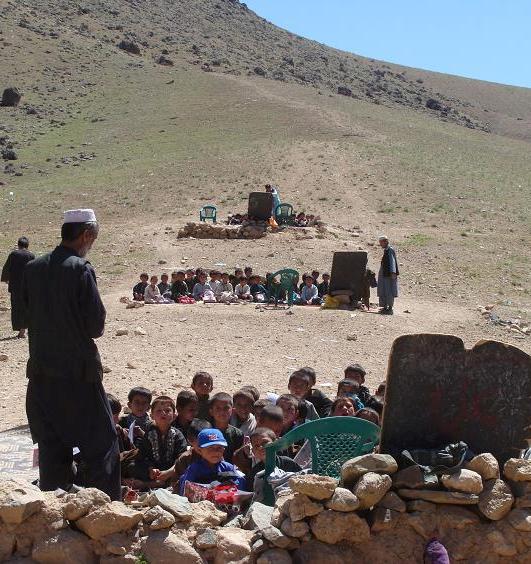 کودکان دایکندی، عاشق درس، قربانی تبعیض
