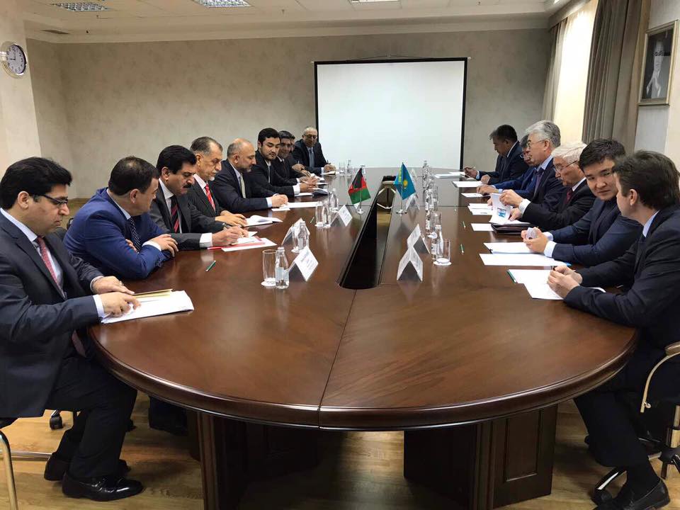 حنیف اتمر فرصت های استراتژيک غیر پشتون ها را در آسیای میانه از آنان می گیرد